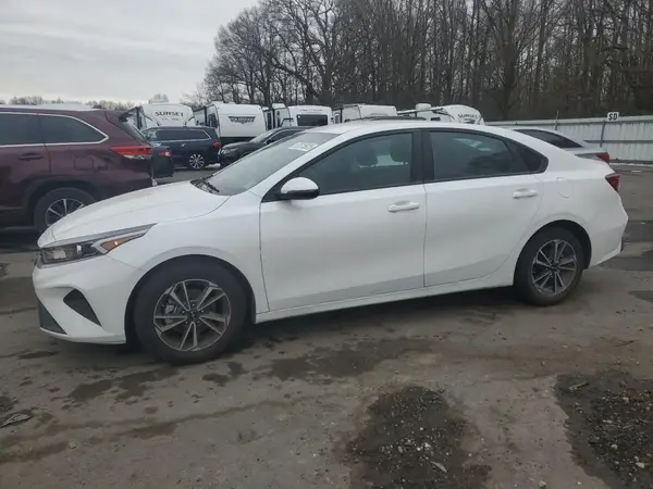 3KPF24AD7RE823297 2024 KIA FORTE - Image 1