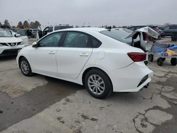 3KPF24AD7RE824157 2024 KIA FORTE - Image 2