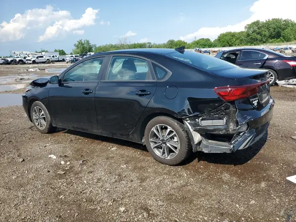 3KPF24AD7RE825096 2024 KIA FORTE - Image 2
