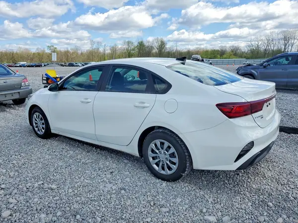 3KPF24AD7RE826765 2024 KIA FORTE - Image 2