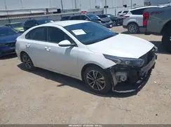 3KPF24AD7RE826880 2024 KIA FORTE