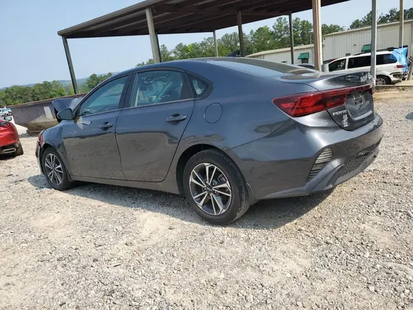 3KPF24AD7RE827138 2024 KIA FORTE - Image 2