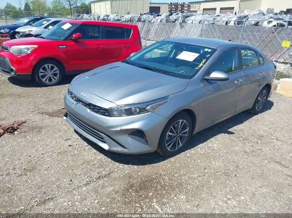 3KPF24AD7RE827219 2024 KIA FORTE - Image 2