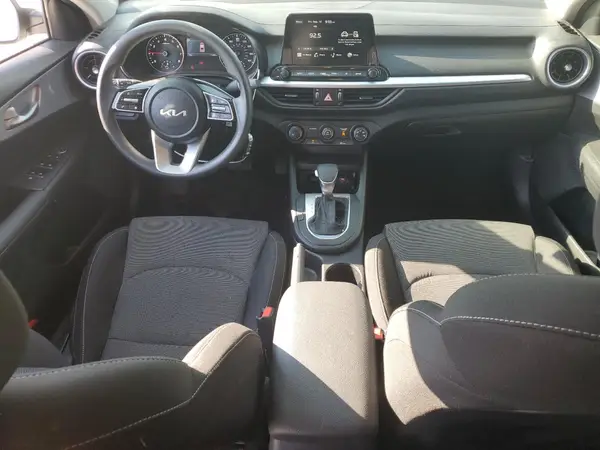 3KPF24AD7RE827379 2024 KIA FORTE - Image 8