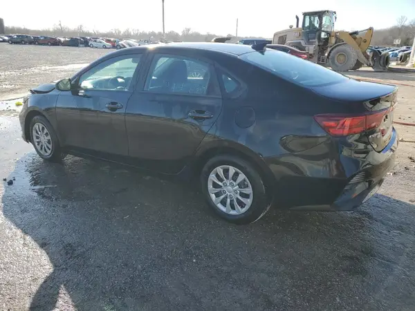 3KPF24AD7RE828032 2024 KIA FORTE - Image 2