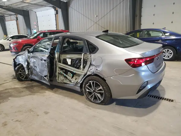 3KPF24AD7RE829679 2024 KIA FORTE - Image 2