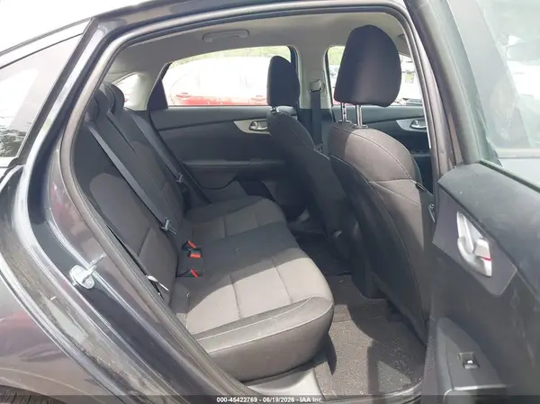 3KPF24AD7RE830069 2024 KIA FORTE - Image 8