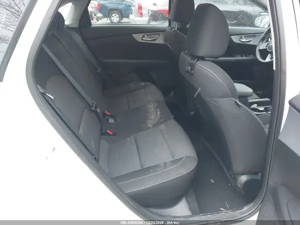 3KPF24AD7RE832548 2024 KIA FORTE - Image 8
