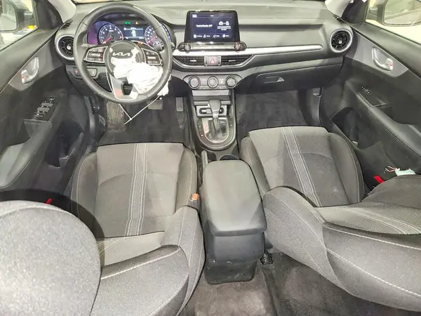 3KPF24AD7RE833215 2024 KIA FORTE - Image 8
