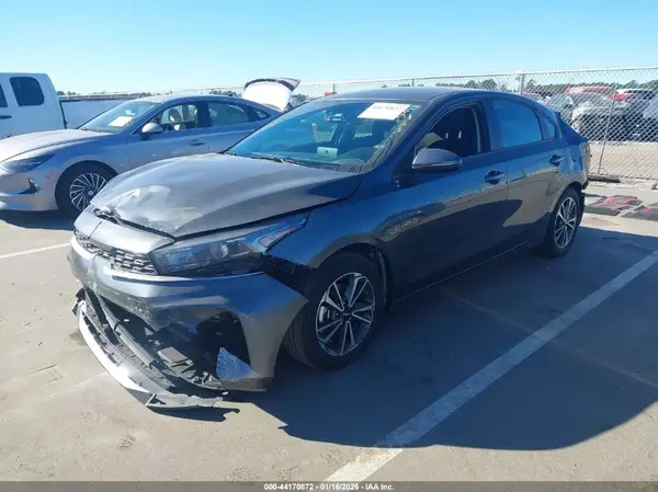 3KPF24AD7RE833442 2024 KIA FORTE - Image 2