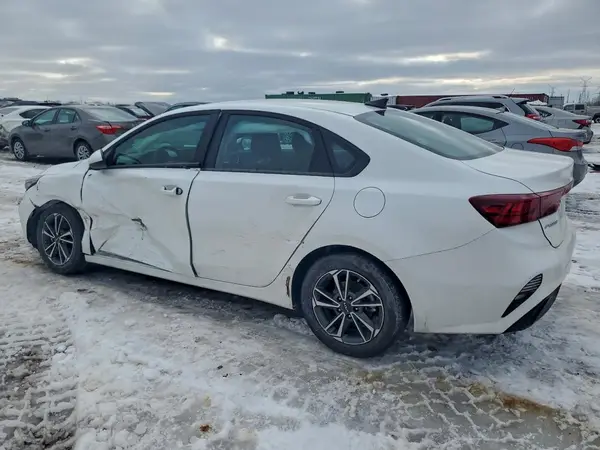 3KPF24AD7RE836244 2024 KIA FORTE - Image 2