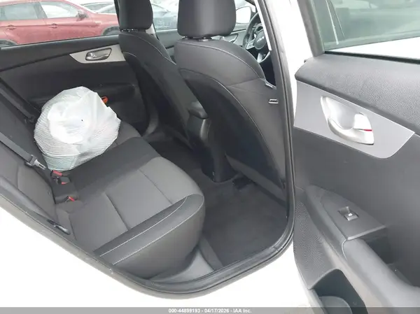 3KPF24AD7RE836258 2024 KIA FORTE - Image 8