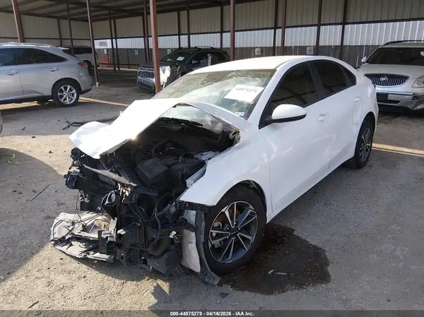 3KPF24AD7RE836793 2024 KIA FORTE - Image 2