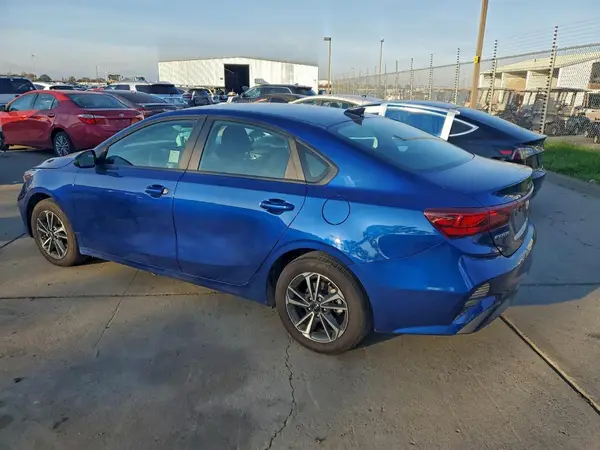 3KPF24AD7RE837393 2024 KIA FORTE - Image 2