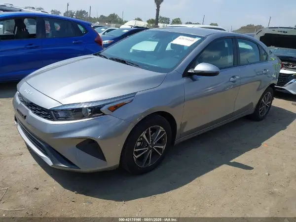 3KPF24AD7RE837541 2024 KIA FORTE - Image 2