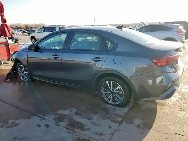 3KPF24AD7RE837765 2024 KIA FORTE - Image 2
