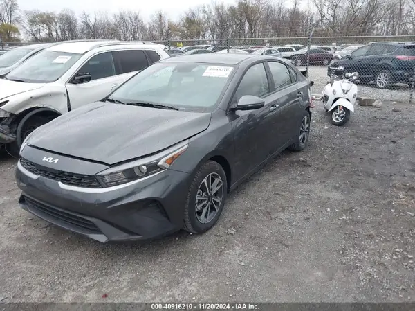 3KPF24AD7RE840990 2024 KIA FORTE - Image 2