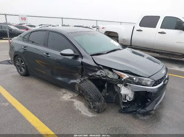 3KPF24AD7RE841251 2024 KIA FORTE - Image 1