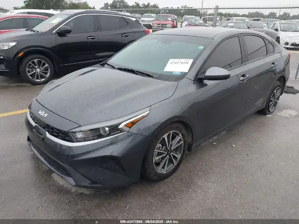 3KPF24AD7RE841251 2024 KIA FORTE - Image 2