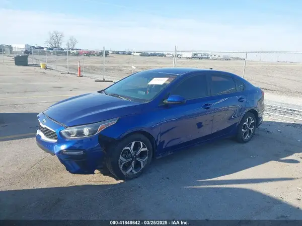 3KPF24AD8KE007205 2019 KIA FORTE - Image 2