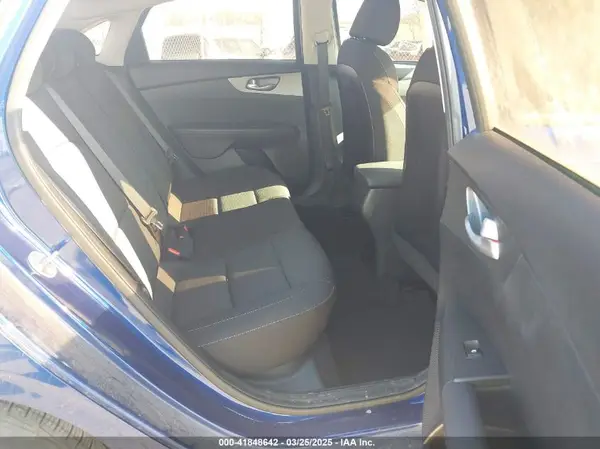 3KPF24AD8KE007205 2019 KIA FORTE - Image 8