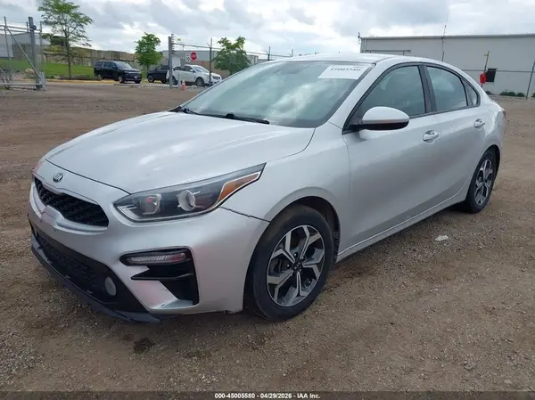 3KPF24AD8KE007477 2019 KIA FORTE - Image 2