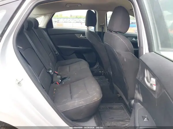 3KPF24AD8KE007477 2019 KIA FORTE - Image 8