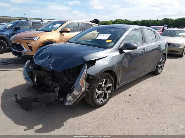 3KPF24AD8KE008371 2019 KIA FORTE - Image 2