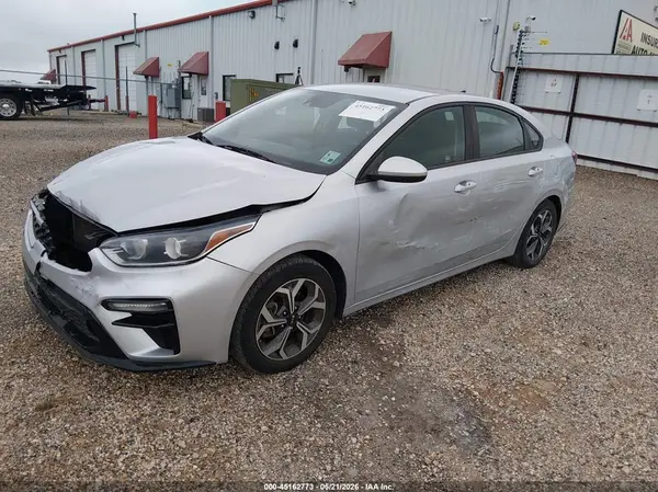 3KPF24AD8KE008421 2019 KIA FORTE - Image 2