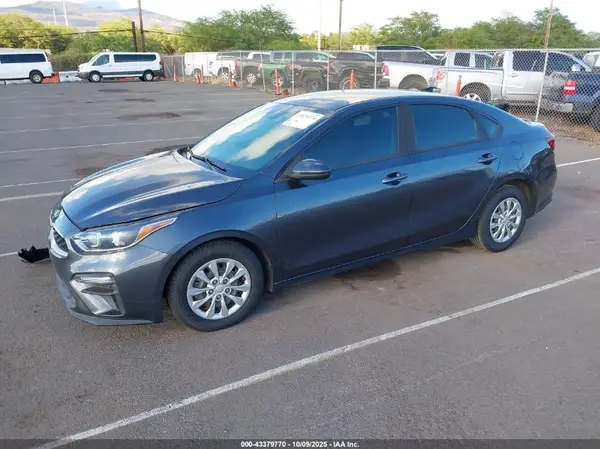 3KPF24AD8KE011657 2019 KIA FORTE - Image 2
