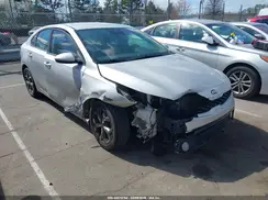 3KPF24AD8KE013389 2019 KIA FORTE