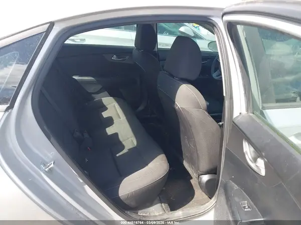 3KPF24AD8KE013389 2019 KIA FORTE - Image 8