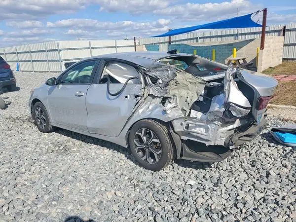 3KPF24AD8KE017149 2019 KIA FORTE - Image 2