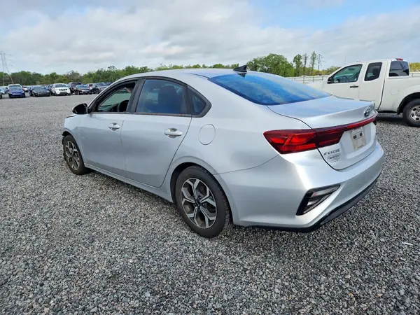 3KPF24AD8KE017510 2019 KIA FORTE - Image 2