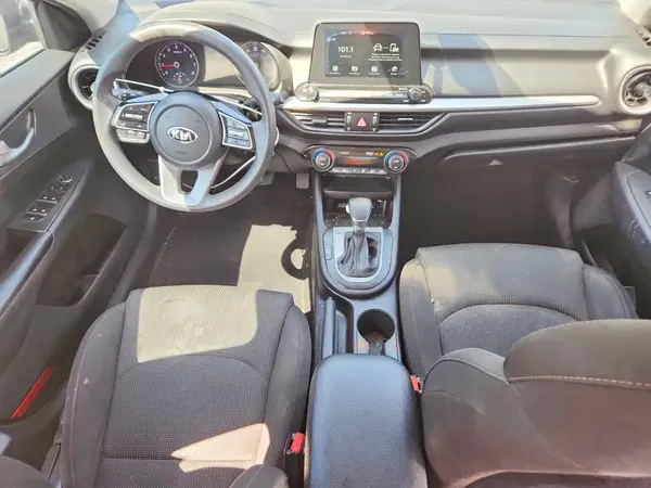 3KPF24AD8KE017569 2019 KIA FORTE - Image 8