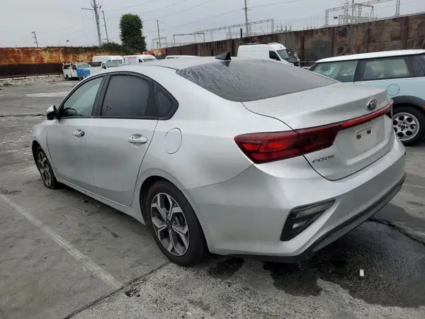 3KPF24AD8KE018818 2019 KIA FORTE - Image 2
