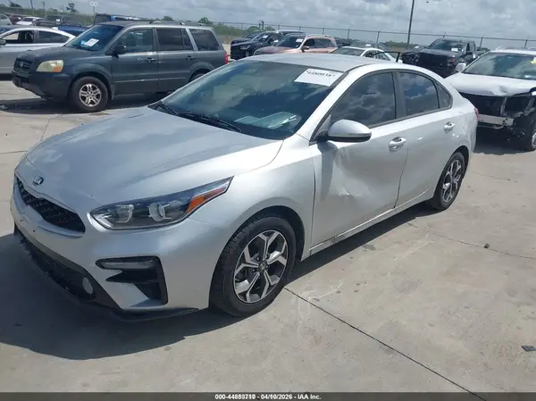 3KPF24AD8KE020018 2019 KIA FORTE - Image 2