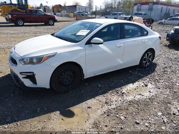 3KPF24AD8KE021248 2019 KIA FORTE - Image 2