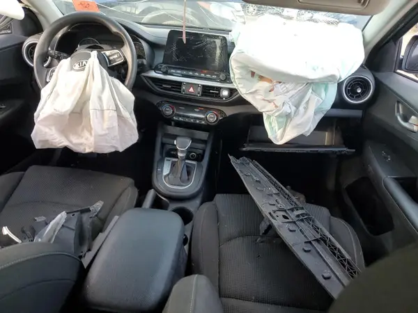 3KPF24AD8KE021668 2019 KIA FORTE - Image 8