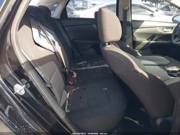 3KPF24AD8KE022027 2019 KIA FORTE - Image 8