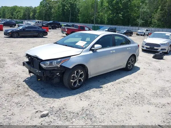 3KPF24AD8KE024487 2019 KIA FORTE - Image 2