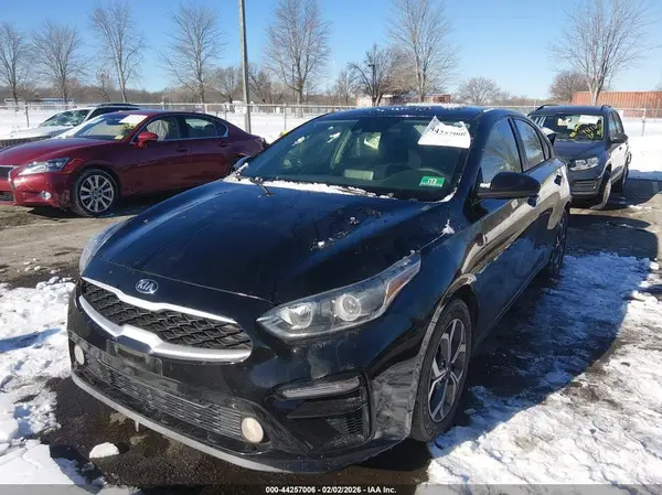 3KPF24AD8KE025364 2019 KIA FORTE - Image 2