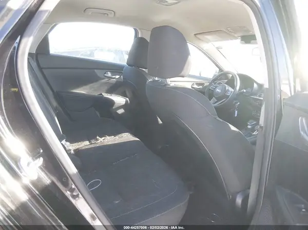 3KPF24AD8KE025364 2019 KIA FORTE - Image 8