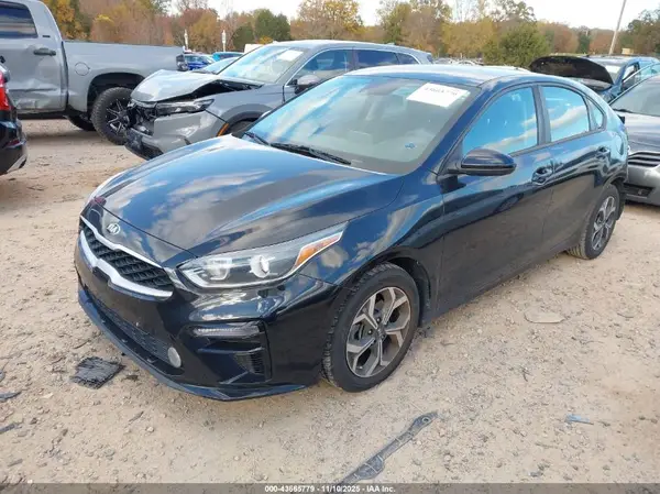 3KPF24AD8KE025395 2019 KIA FORTE - Image 2