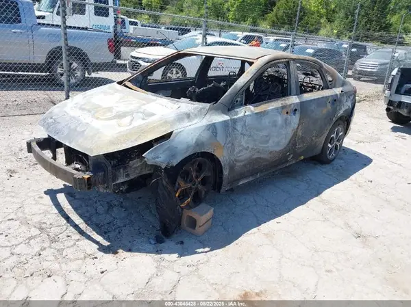 3KPF24AD8KE028328 2019 KIA FORTE - Image 2
