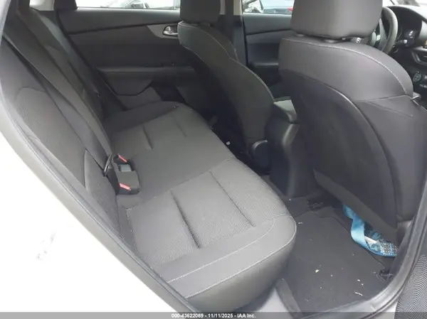 3KPF24AD8KE028961 2019 KIA FORTE - Image 8