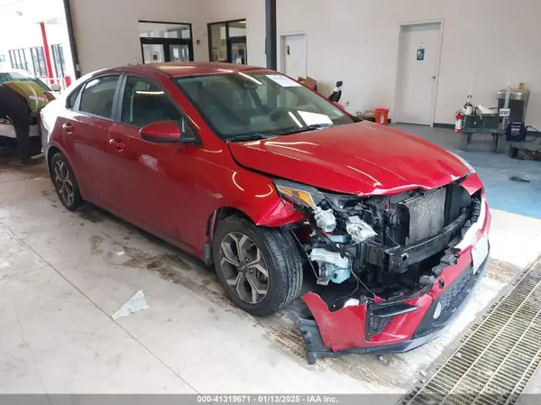 3KPF24AD8KE032881 2019 KIA FORTE - Image 1
