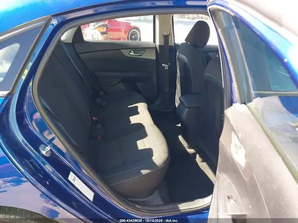 3KPF24AD8KE033433 2019 KIA FORTE - Image 8