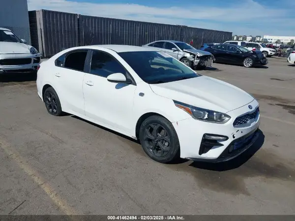 3KPF24AD8KE038955 2019 KIA FORTE - Image 1