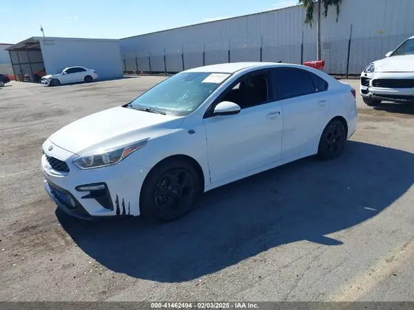 3KPF24AD8KE038955 2019 KIA FORTE - Image 2